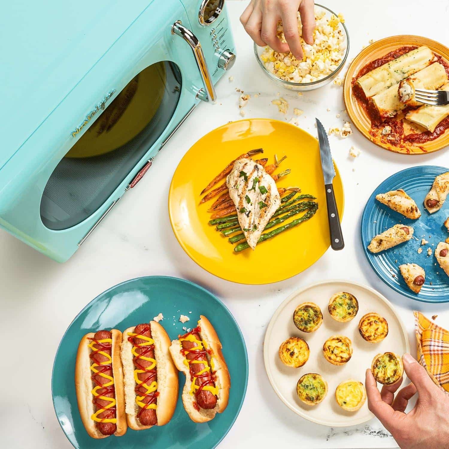 How to Clean Windows Without Streaks: 4 Easy Sprays That Work