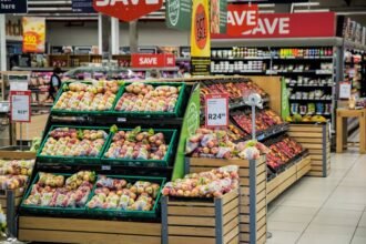 Smart Grocery Saving: Practical Tips From Everyday Shoppers to Trim Your Bill