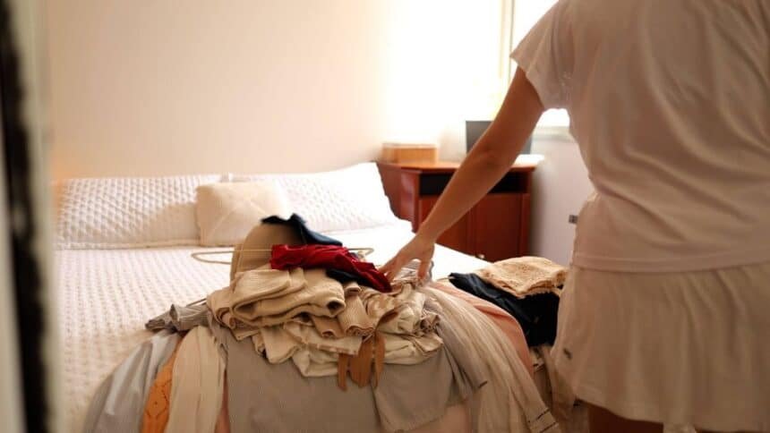 Decluttering Without the Drama: Simple, Minimalist Strategies for a Calm, Clear Home