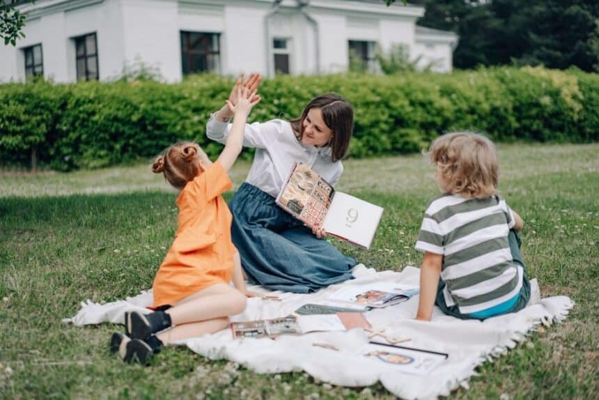 A Practical Guide to Deepening Parent-Child Bonds: Timeless Steps Backed by a Trusted Parenting Voice
