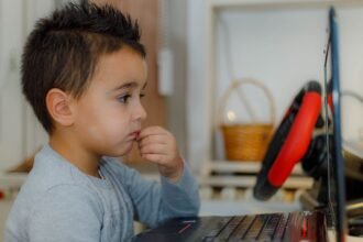 5 practical tips for guiding kids through screen time and online safety without the power struggle
